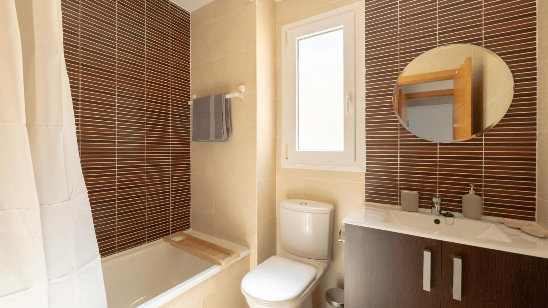 Santangelo - Pool And Sea Views Benalmadena Apartment